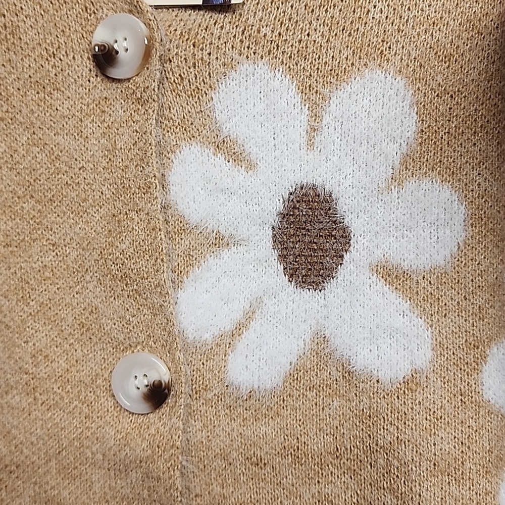 Dokotoo Tan & White Floral Button-down Cardigan Sweater Sz L Gardencore Adorable - Picture 3 of 10